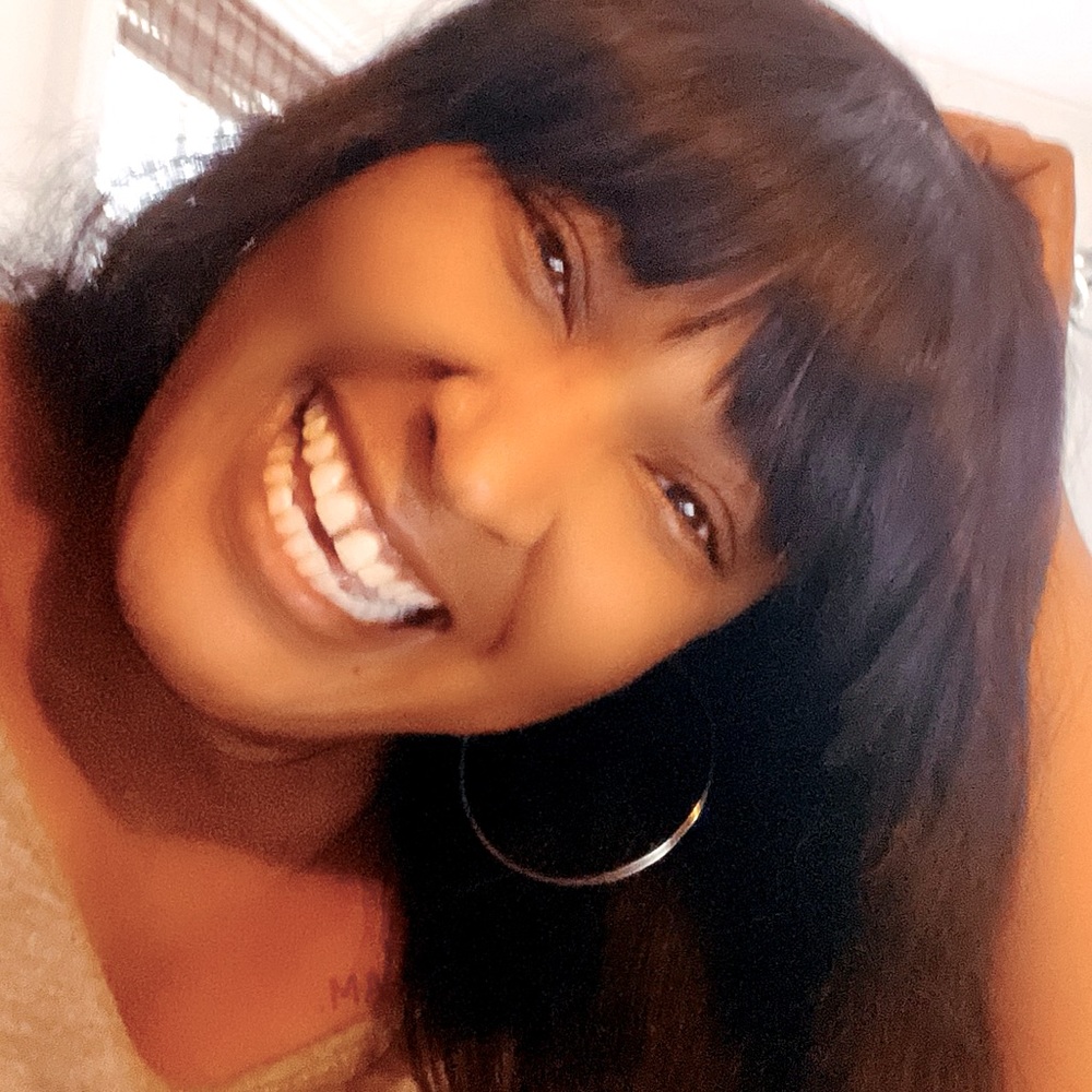 Meet your Posher, Amia